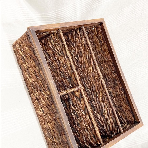 Large Wicker Letter Holder - Picture 3 of 5